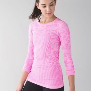 Lululemon Swiftly Tech hot pink camo top